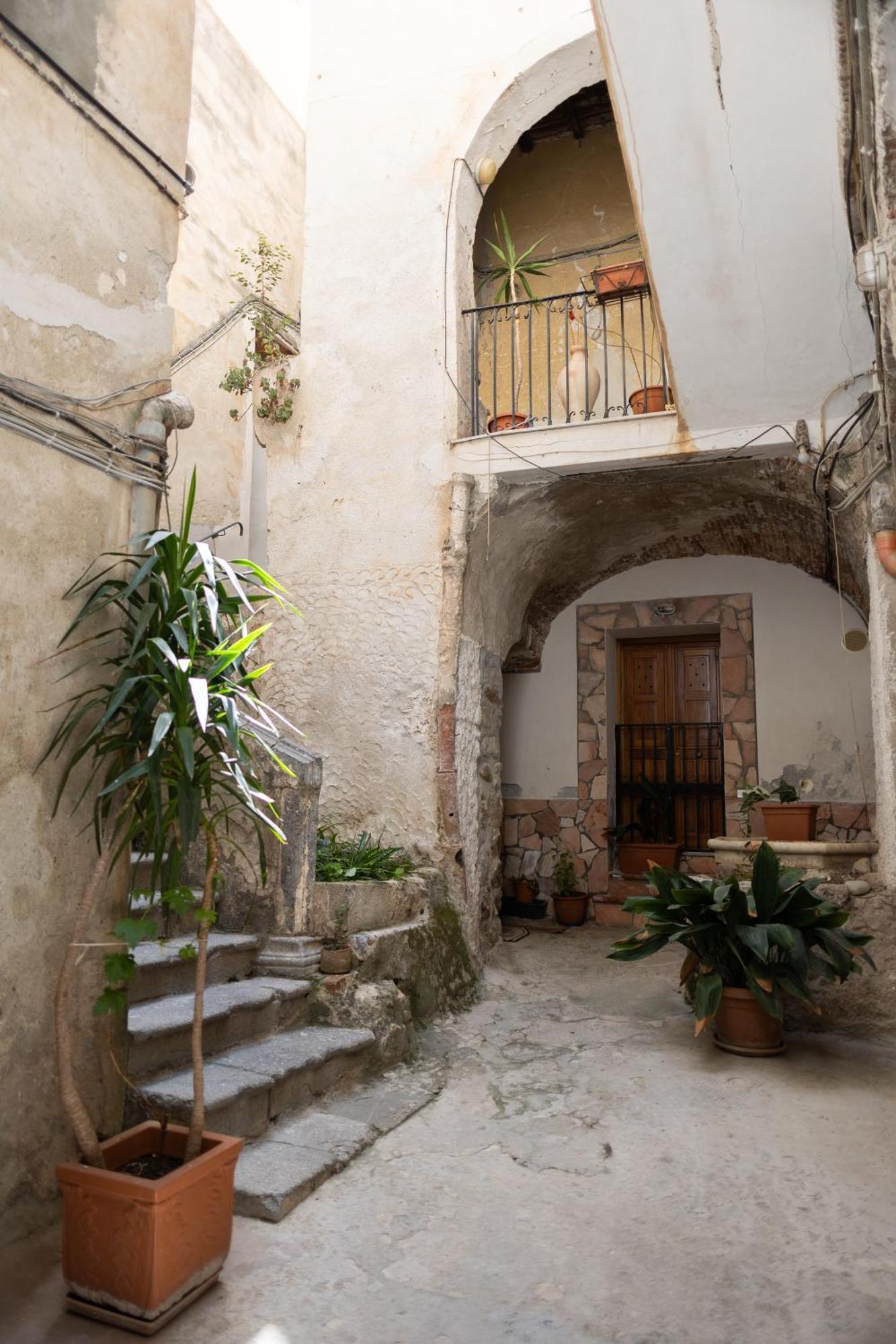 Cortile Gioeni Apartment Cefalu Exterior photo